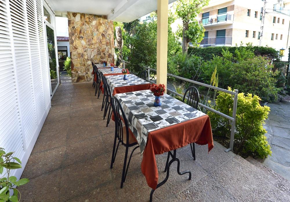 Hostal Magnolia Lloret de Mar Exteriör bild