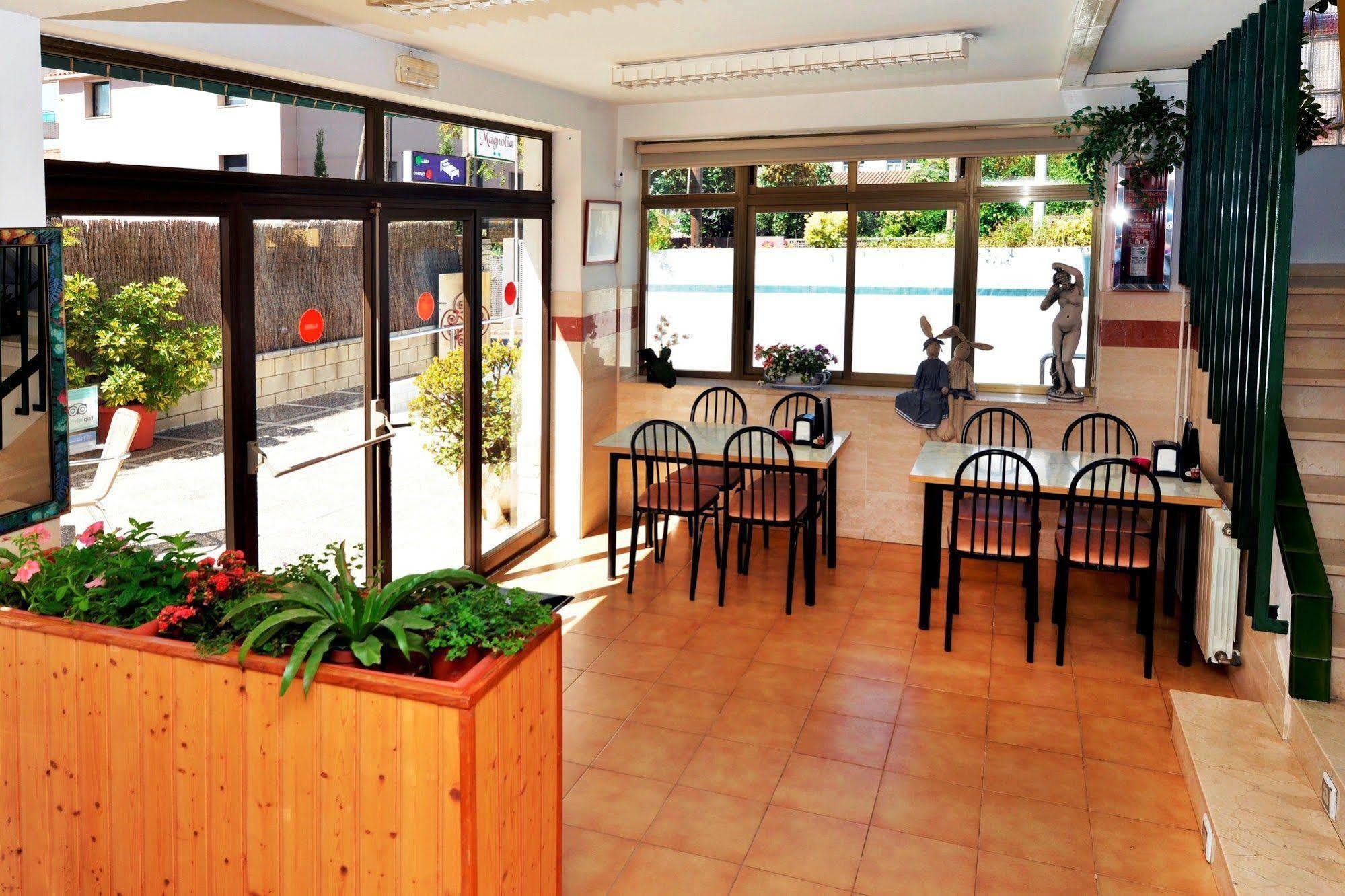 Hostal Magnolia Lloret de Mar Exteriör bild