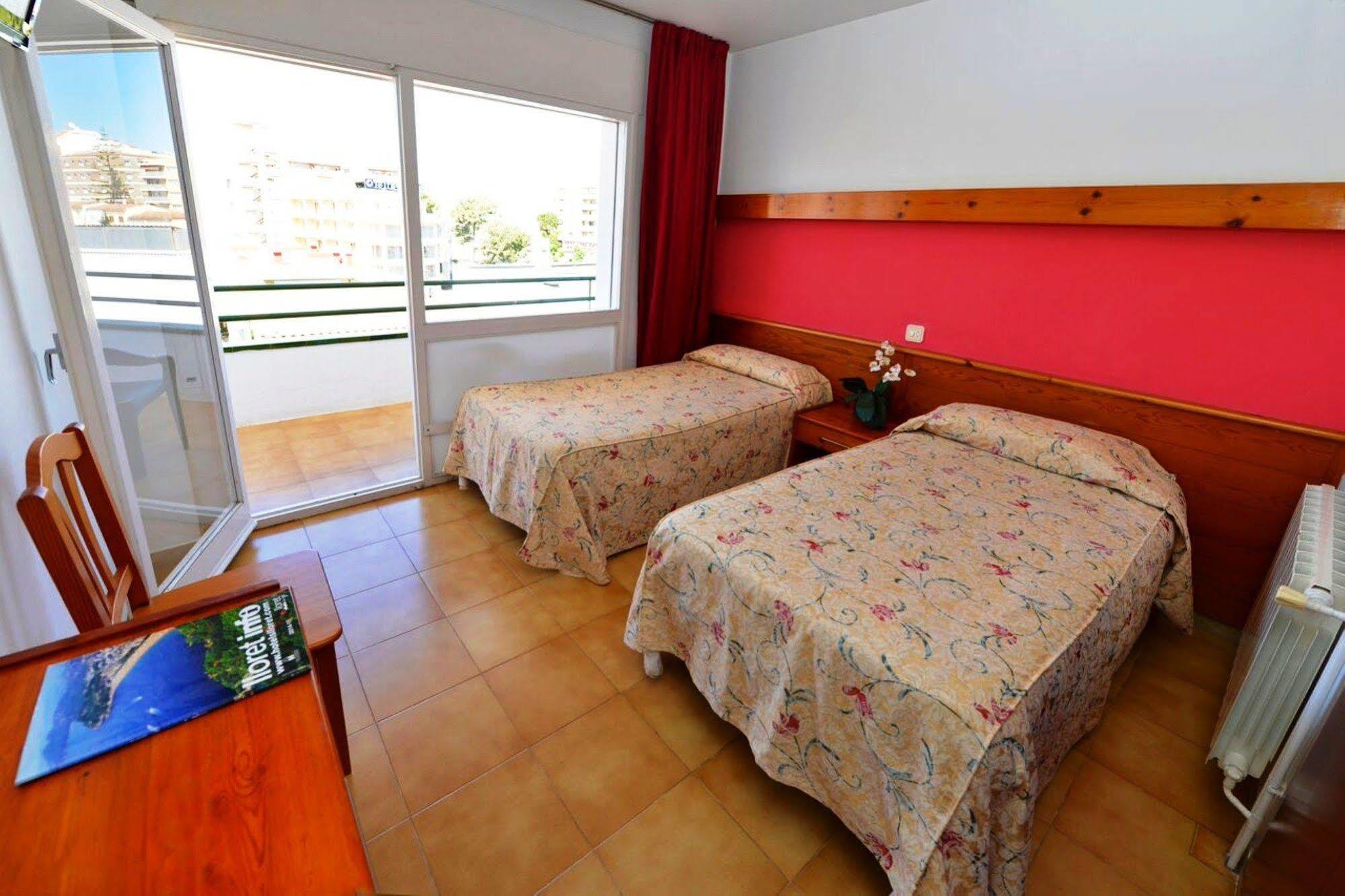 Hostal Magnolia Lloret de Mar Exteriör bild