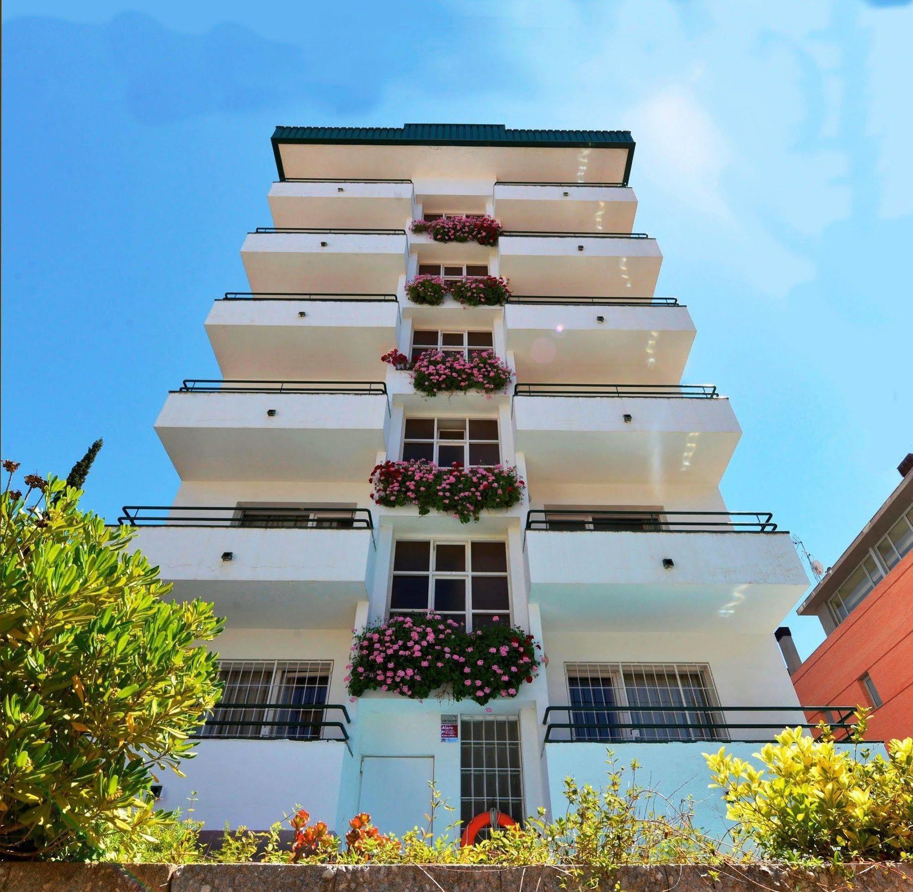 Hostal Magnolia Lloret de Mar Exteriör bild