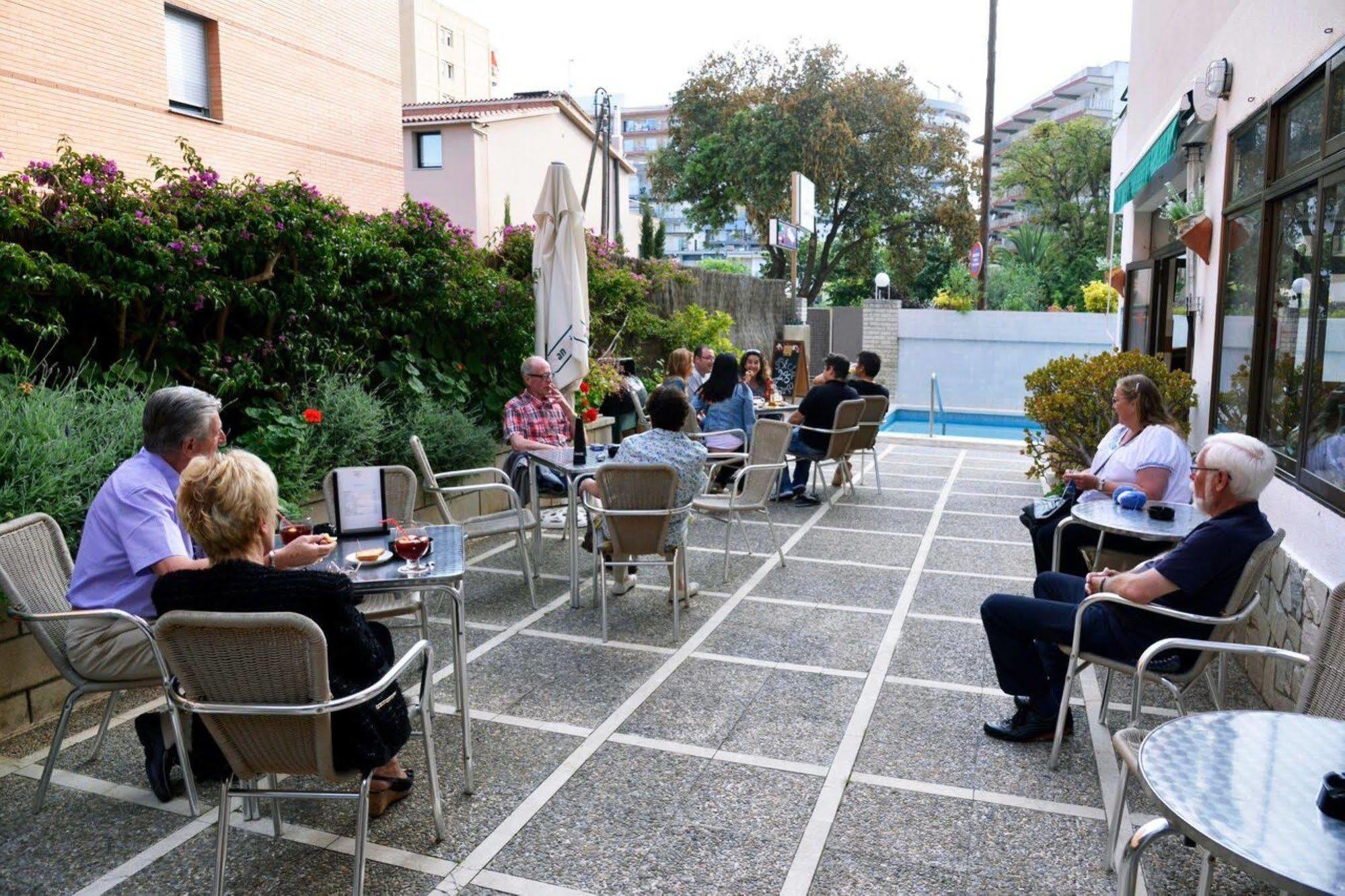 Hostal Magnolia Lloret de Mar Exteriör bild