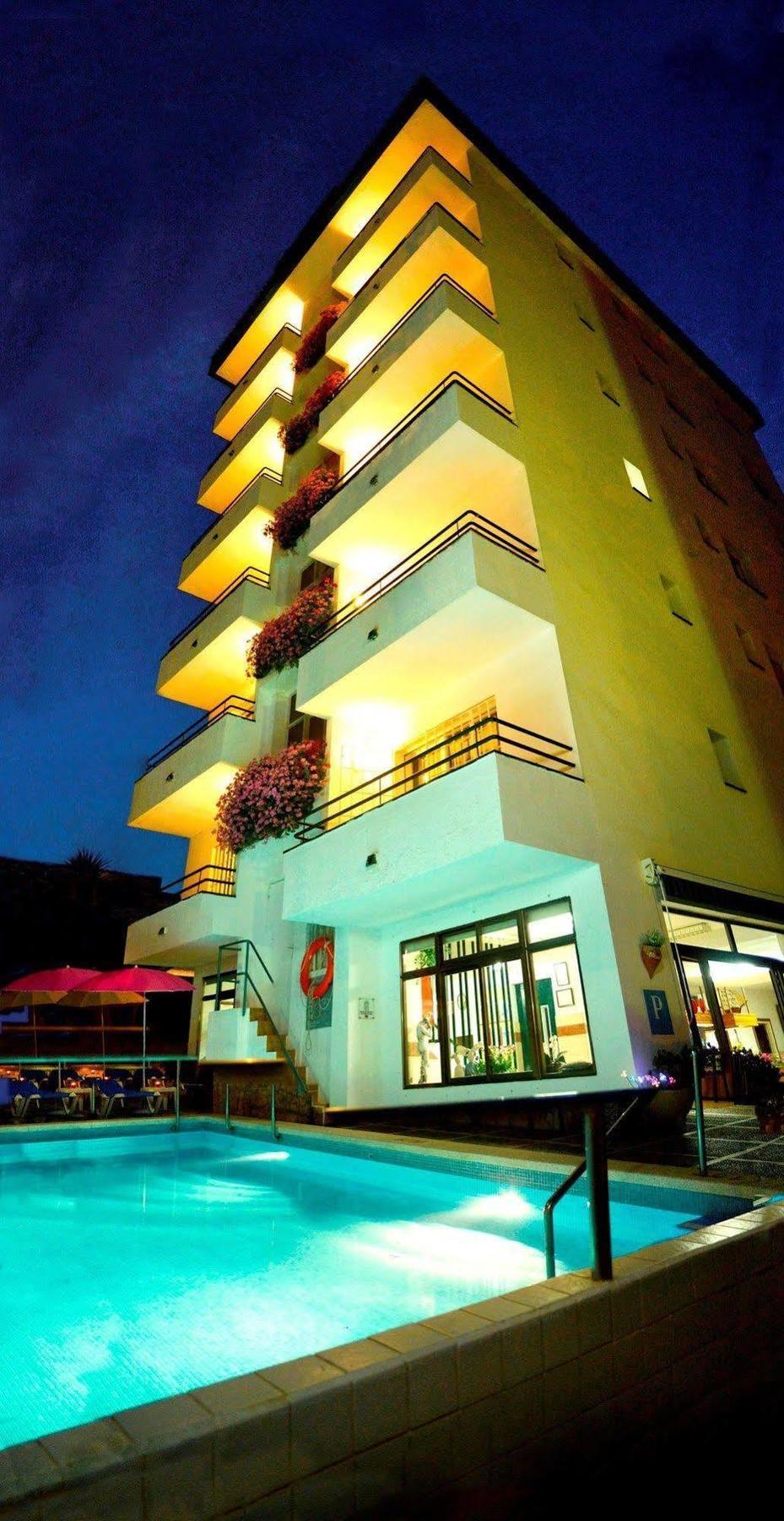 Hostal Magnolia Lloret de Mar Exteriör bild